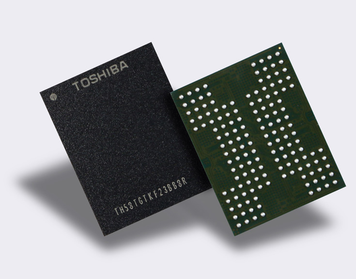 64-слойные QLC чипы флеш-памяти от Toshiba. Источник